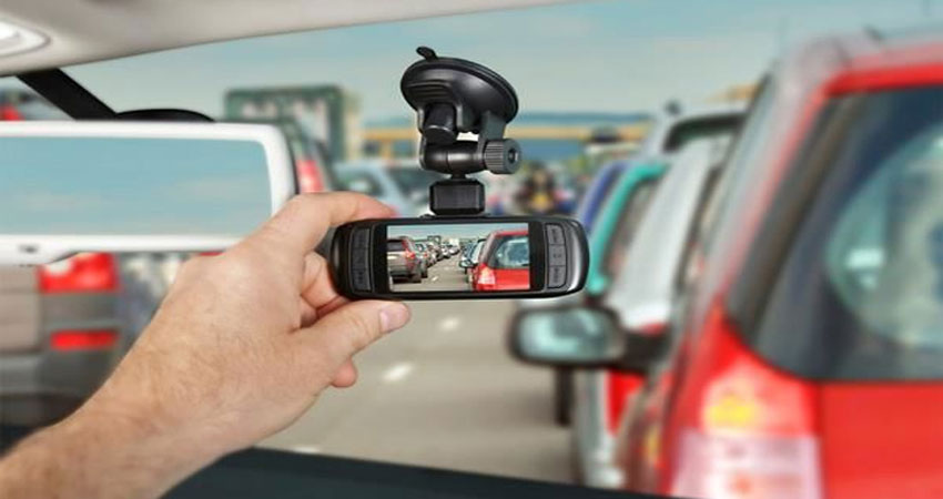 cai-dat-dau-ghi-camera-giam-sat-hanh-trinh-o-to-2