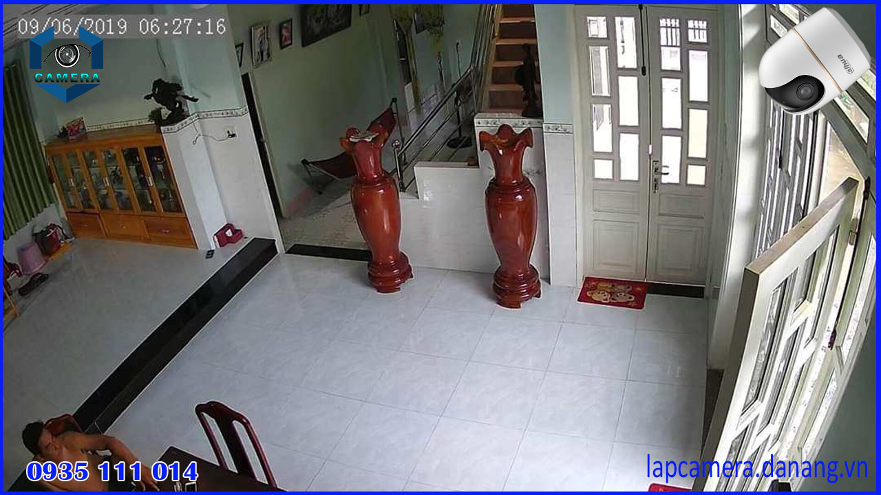 camera-wifi-quay-quet-trong-nha-4-0-mp-dahual-dh-h4ae-1